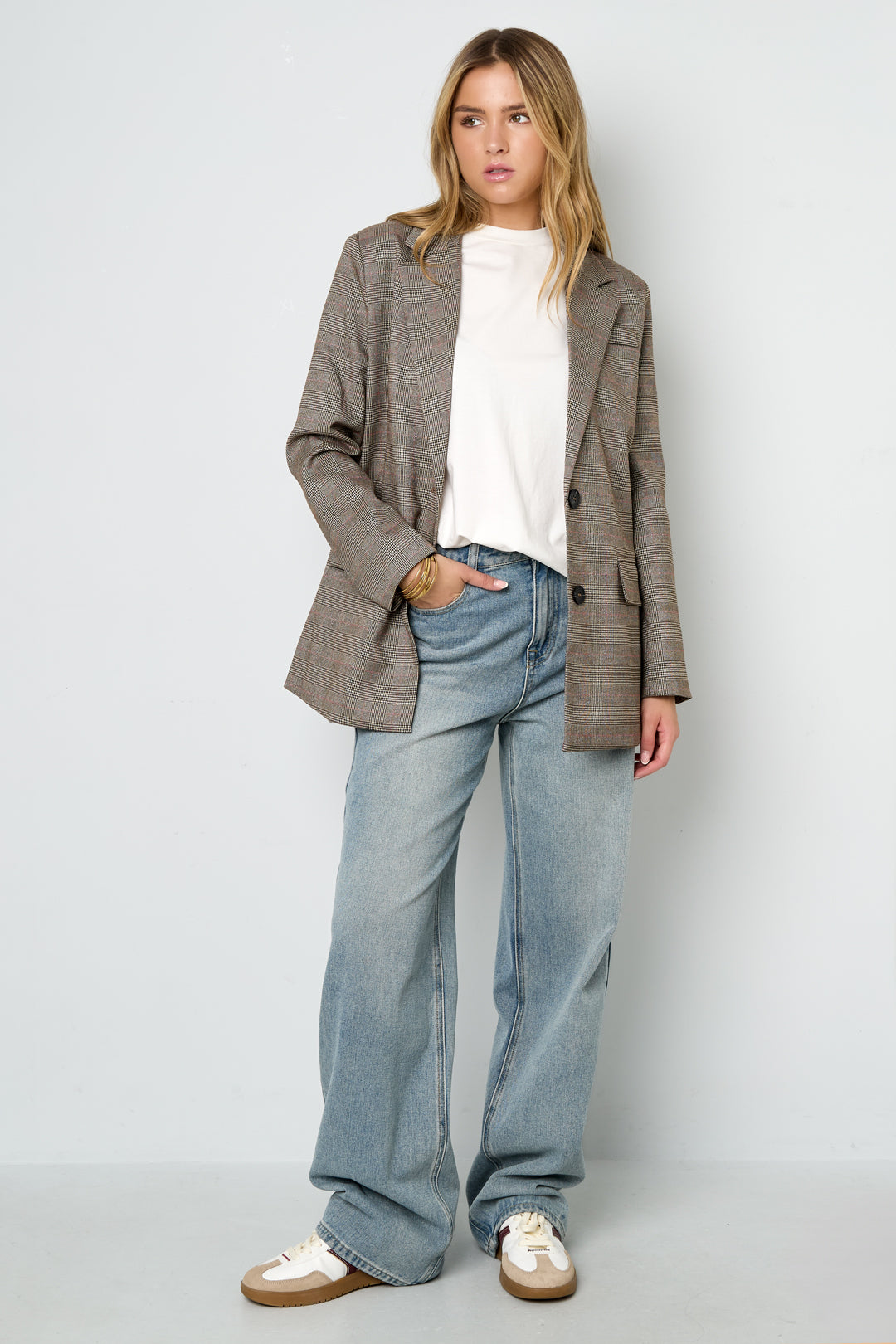 Isla Nomada – Timeless Check Blazer